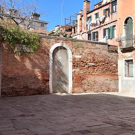 Cozy Apartment Near Rialto Bridge/ St.Mark Square Veneza Exterior foto