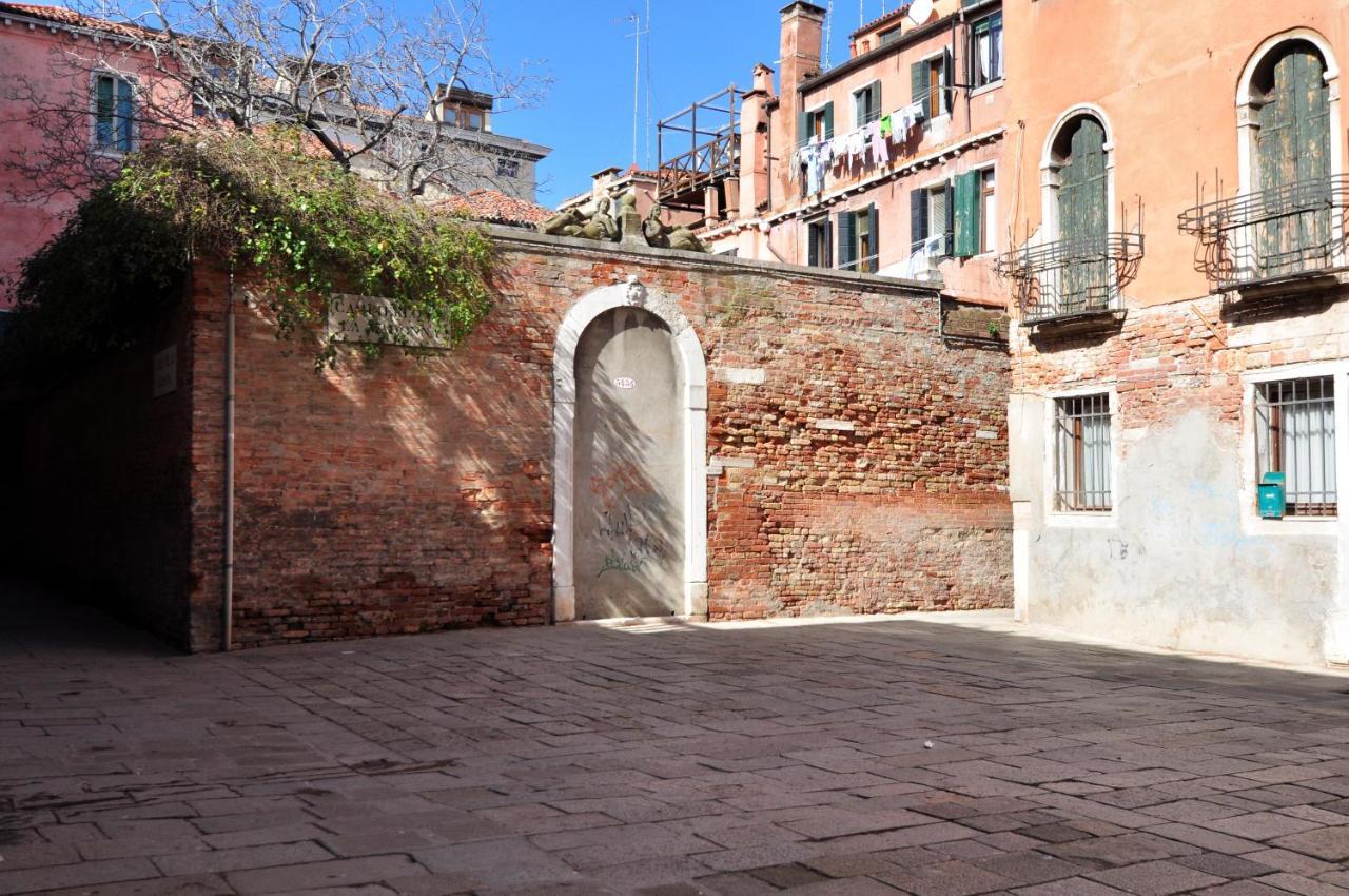 Cozy Apartment Near Rialto Bridge/ St.Mark Square Veneza Exterior foto